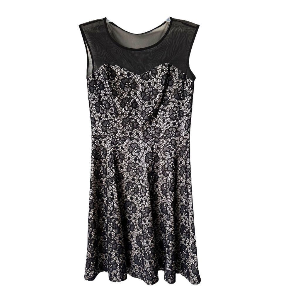 Enfocus Studio Women's Sweetheart Sheer Mesh Yoke Lace Dress Black Size 8